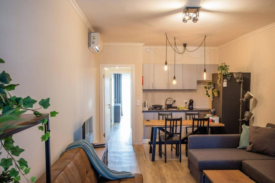 Kitchen or kitchenette, Living room, Seating area