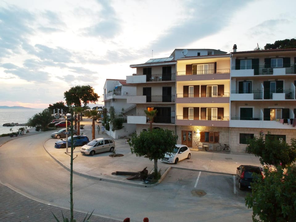 Property building, Street view