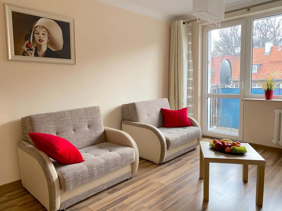 Swish Apartment -10 Min to Old Town Gdańsk,PKP & Shopping Mall Apartment in Gdansk