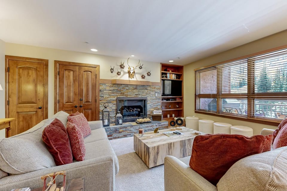 Lion Square Lodge South 550 Apartment hotel in Lionshead Village Vail