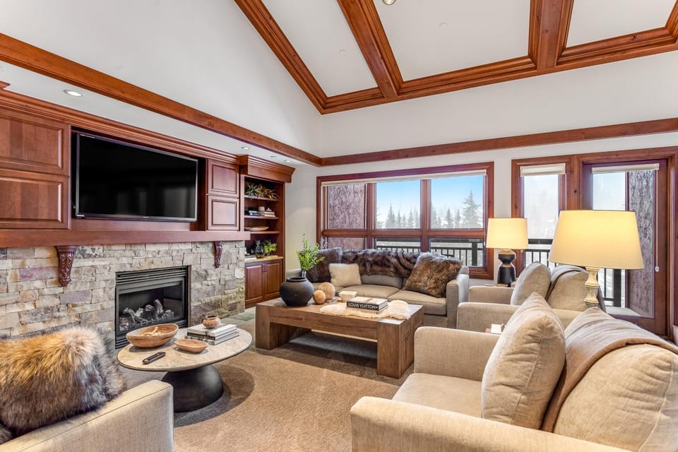 Lion Square Lodge South 750A Apartment in Lionshead Village Vail