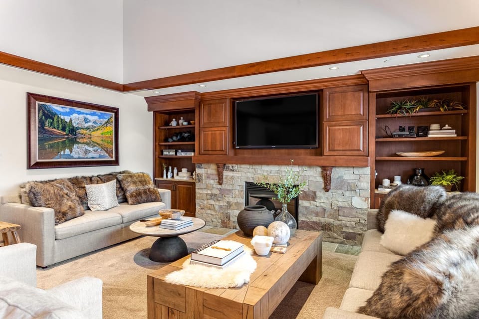Lion Square Lodge South 750A Apartment in Lionshead Village Vail