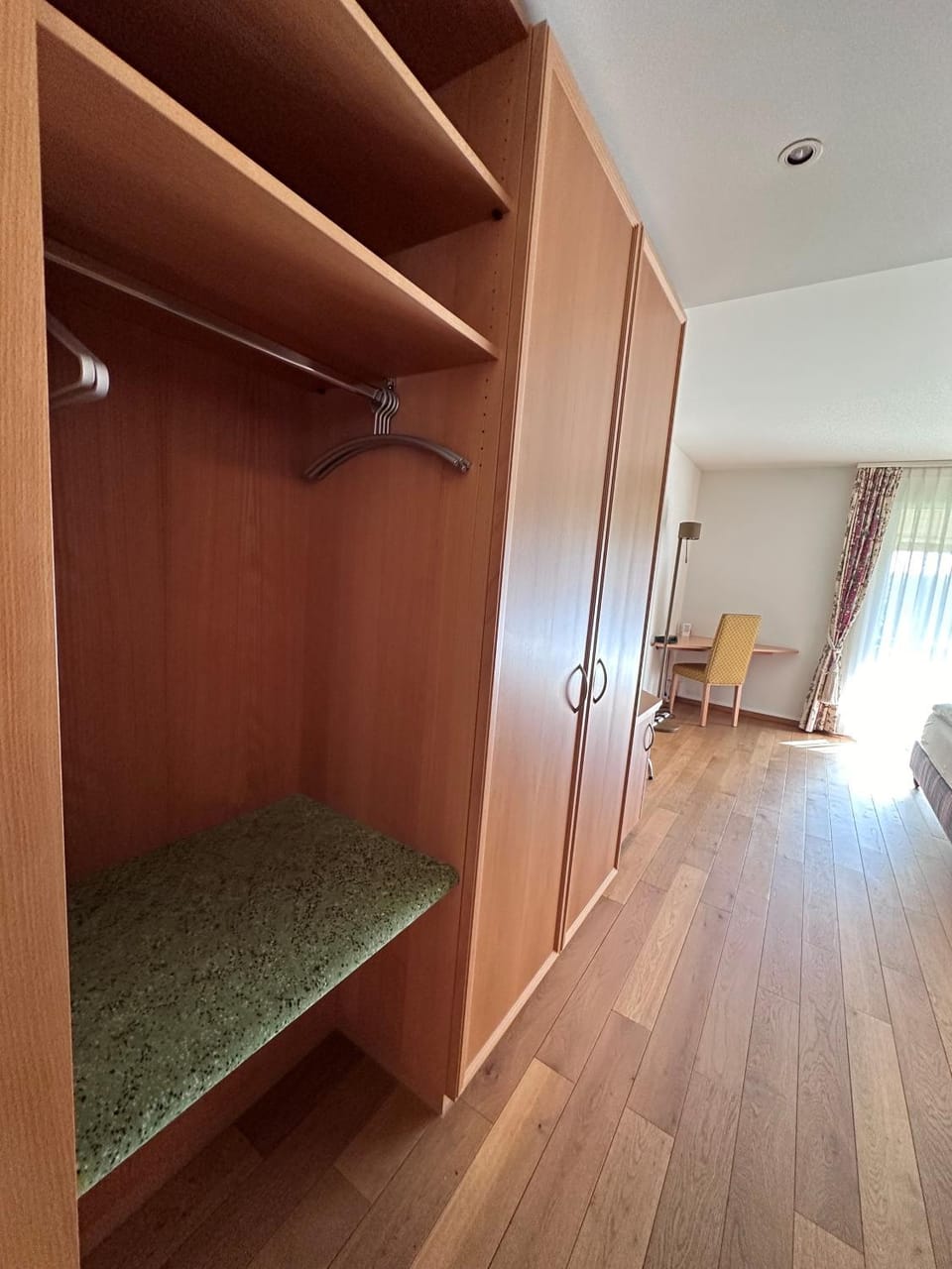 Photo of the whole room, wardrobe