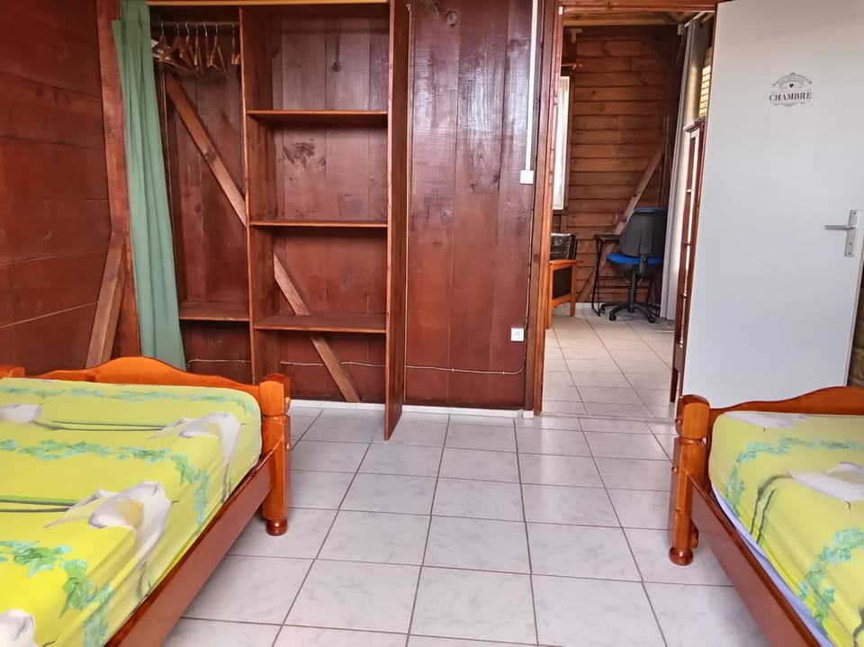 Bed, Photo of the whole room, Seating area, Bedroom, wardrobe