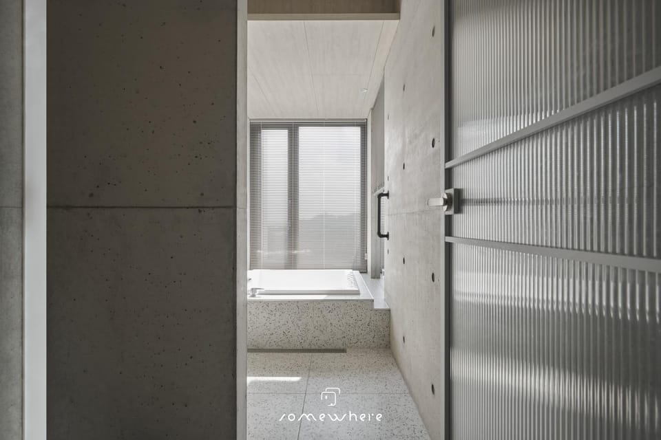 Bathroom, Photo of the whole room, Decorative detail, Bath