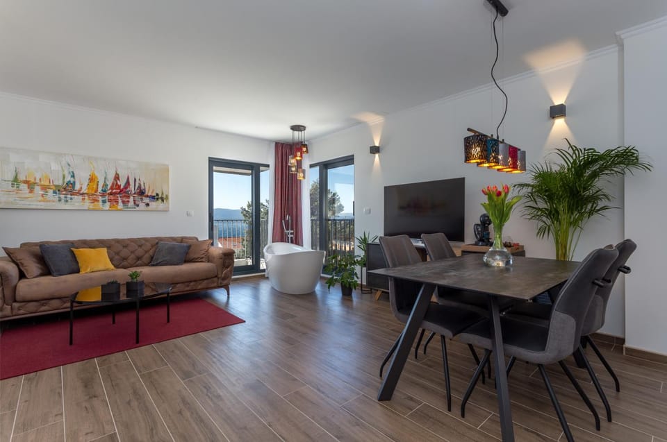 Living room, Seating area, Dining area