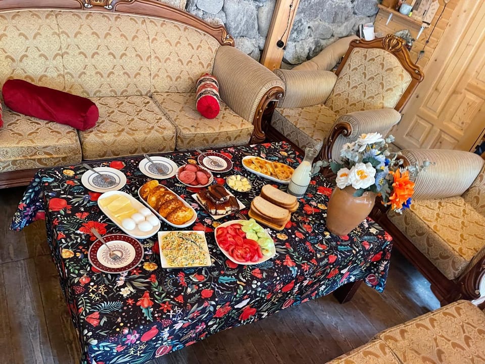 Living room, Food, Breakfast