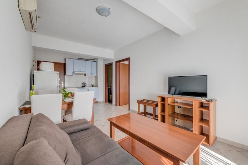Ruža&Nikolina "1" apartmani - Baška Voda Apartment in Baška Voda