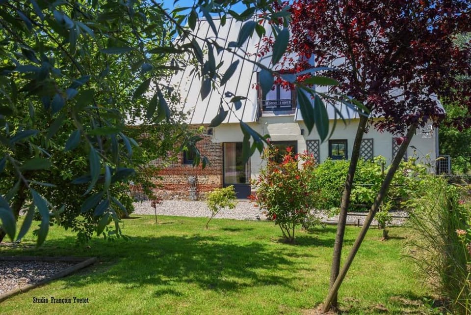 Gite & Chambre d'hotes ClosSaintJoseph - Jacuzzi, Sauna & Piscine ext chauffée Bed and Breakfast in Normandy