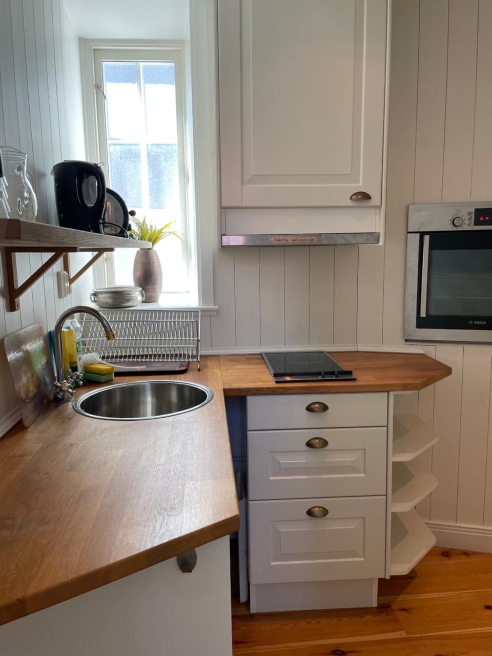 Kitchen or kitchenette, pet friendly, stove