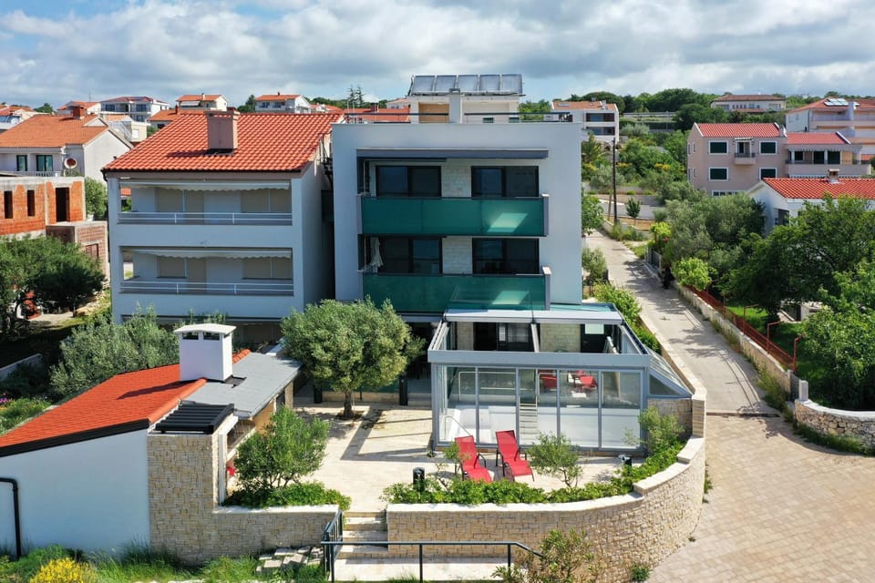 Property building, Swimming pool