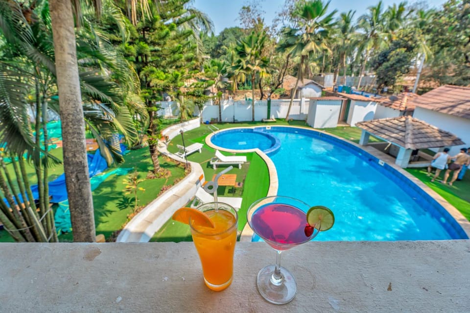 Patio, Day, View (from property/room), Balcony/Terrace, Food and drinks, Pool view, Swimming pool, Swimming pool, Drinks, sunbed