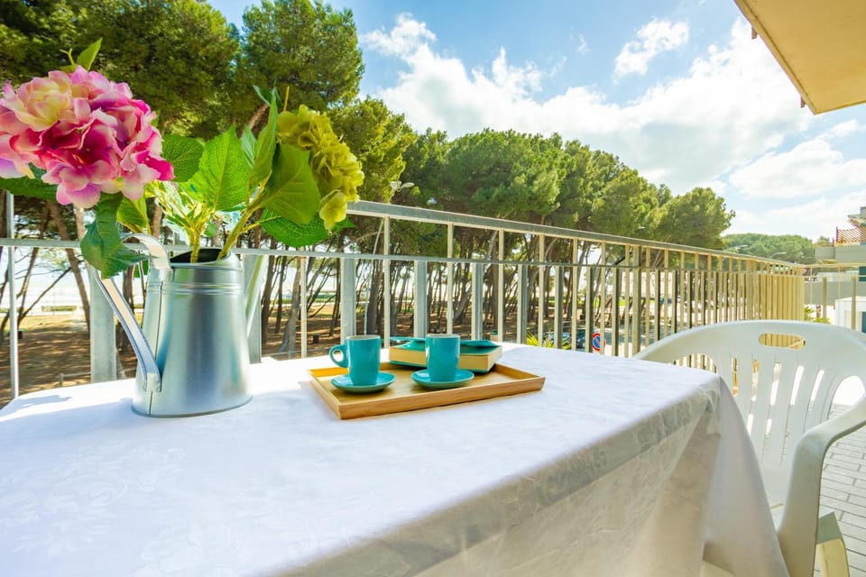 Property building, Balcony/Terrace