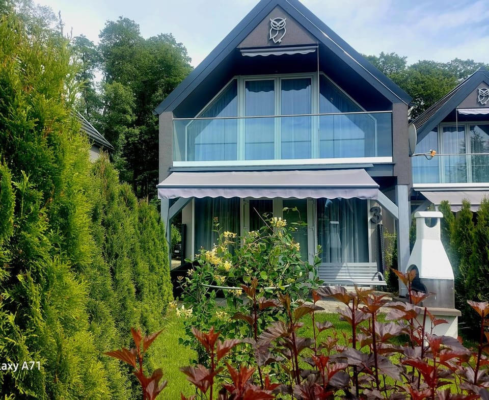 Property building, Spring, Day, Garden, Garden view