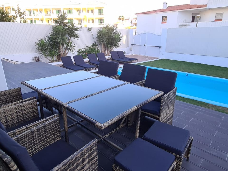 Large Villa - Private Pool - 6 Bedrooms Villa in Albufeira