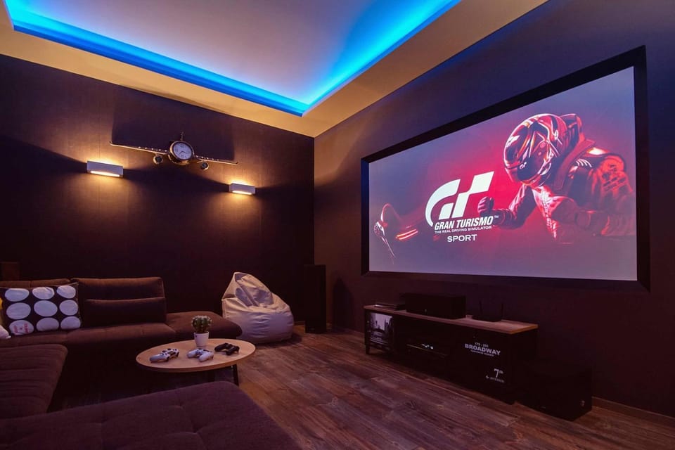 Game Room, Living room, Seating area, air conditioner