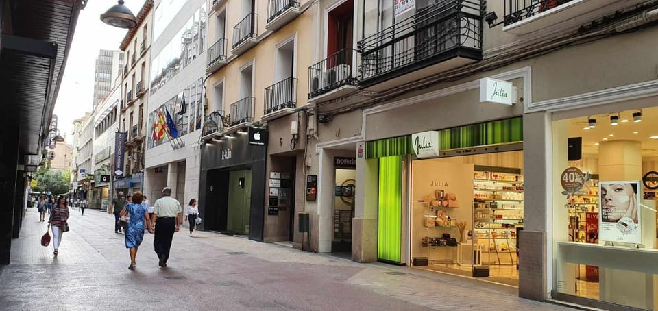 Facade/entrance, Shopping Area