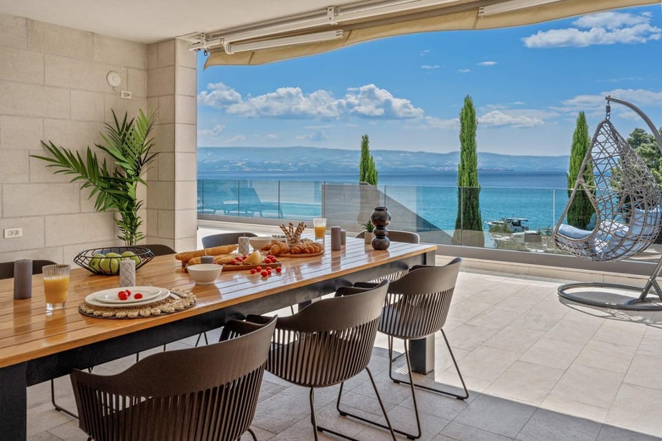 BBQ facilities, Balcony/Terrace, Seating area, Swimming pool