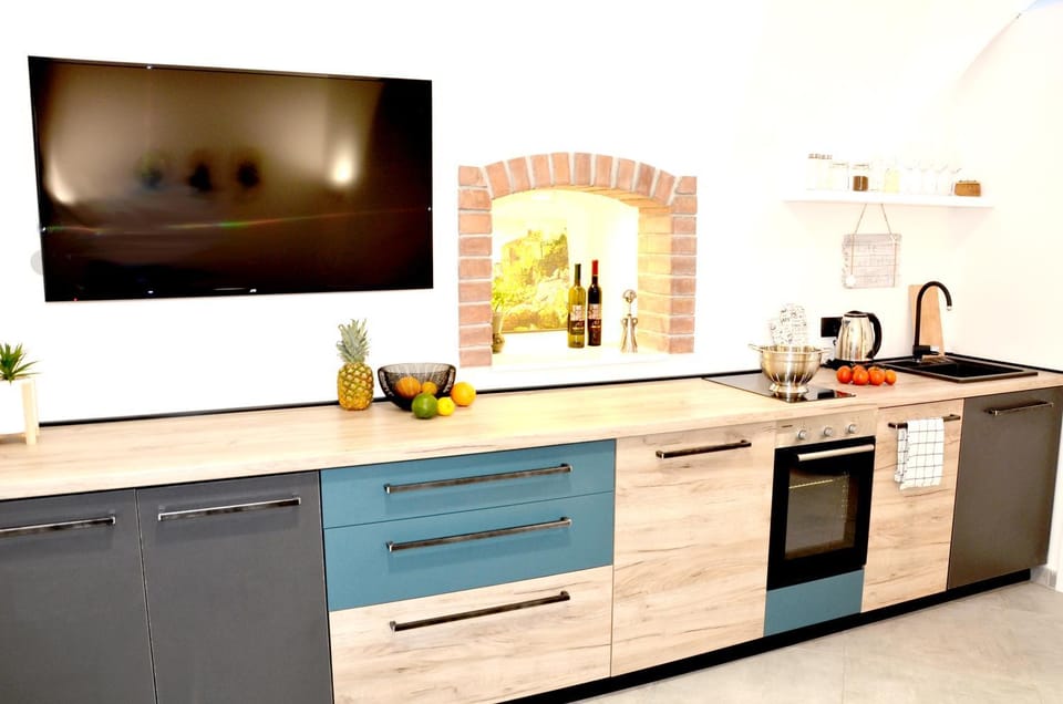 TV and multimedia, Kitchen or kitchenette