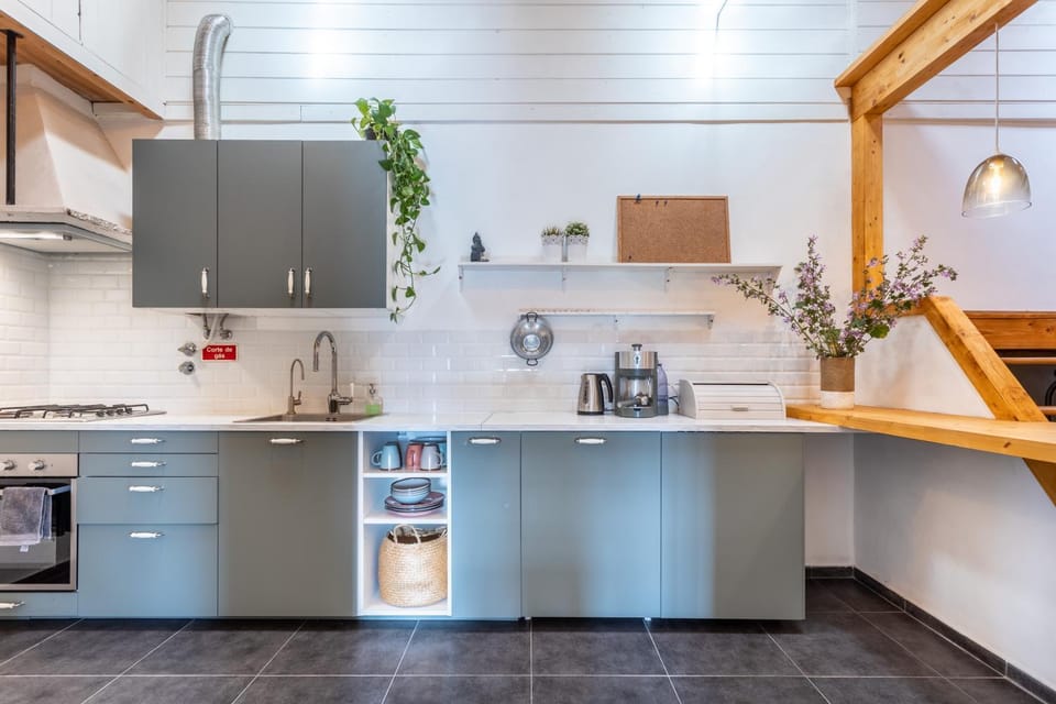 Kitchen or kitchenette
