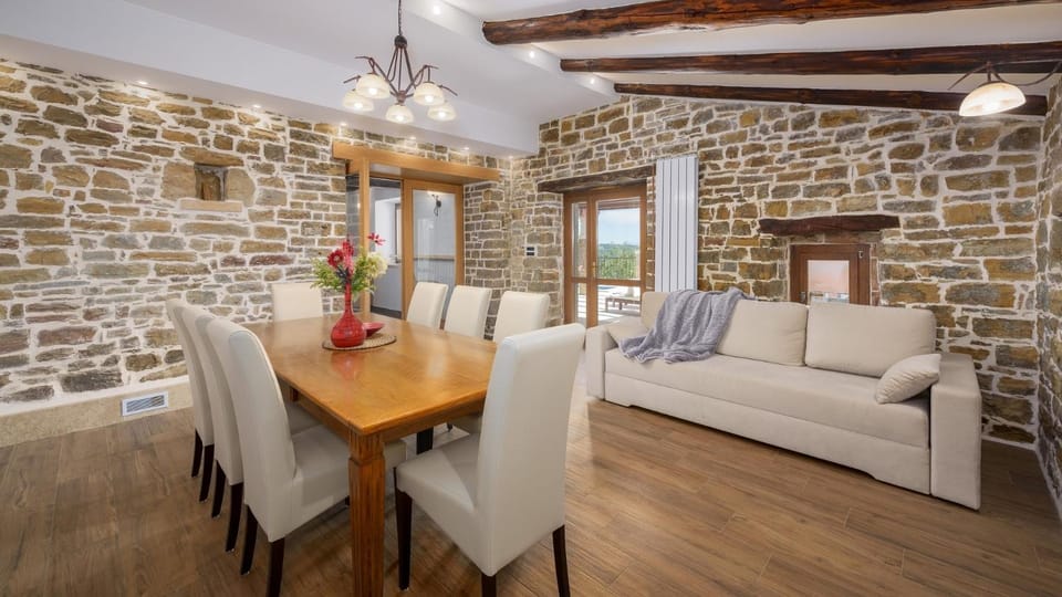 Living room, Seating area, Dining area, air conditioner