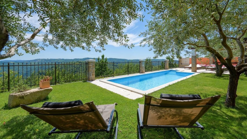 Property building, BBQ facilities, Garden, Balcony/Terrace, Seating area, Swimming pool