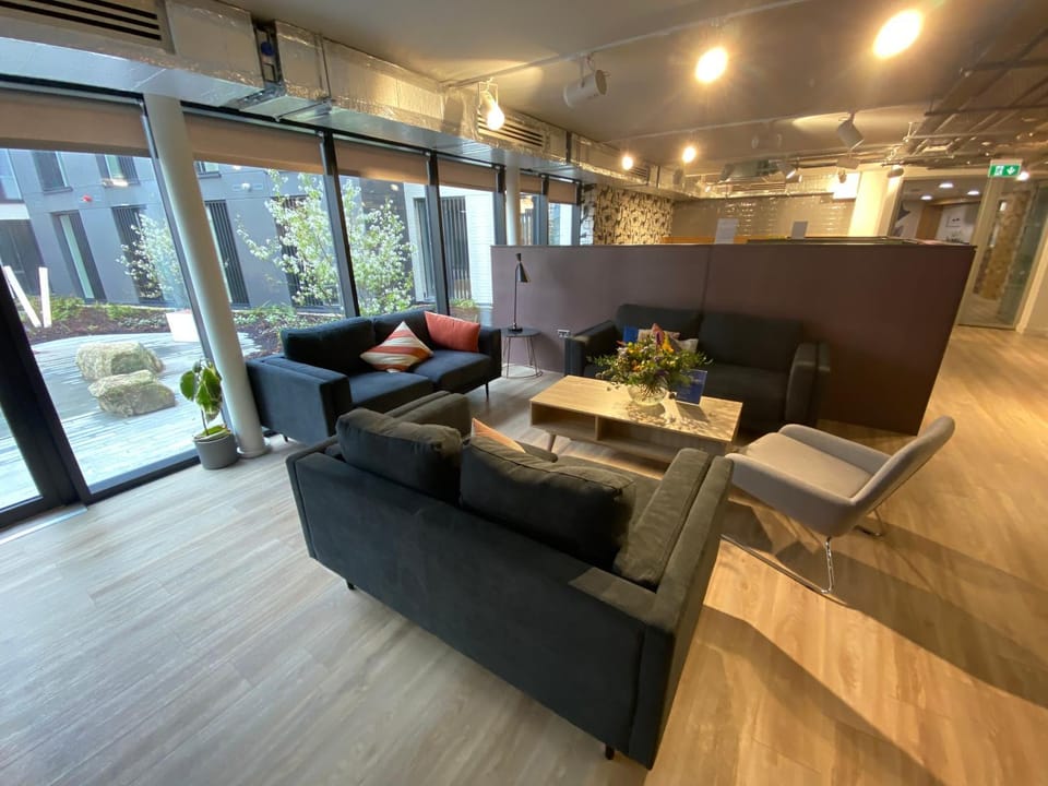 Communal lounge/ TV room
