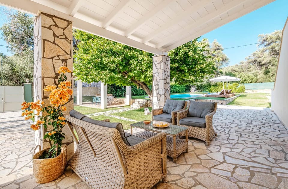 Patio, Garden, Lounge or bar, Seating area, Pool view