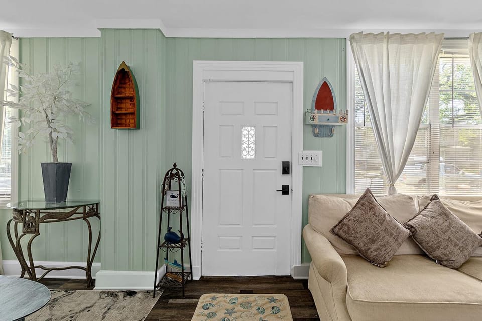 Casa Maria 1- Beachy Apt Mins Walk to Downtown Apartment in Saint Augustine