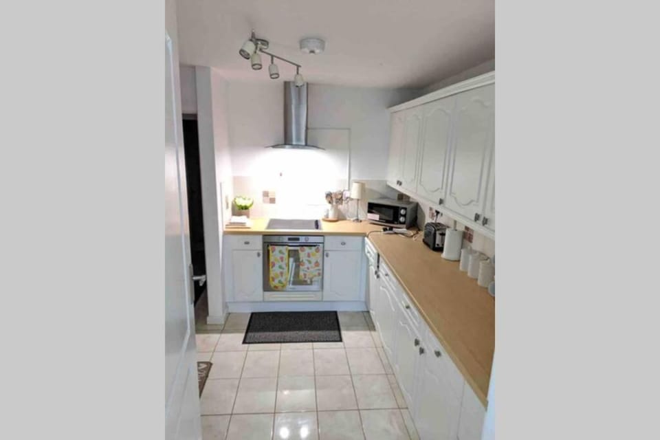 Cozy 1BR Apt Cardiff Bay Great Value Stay Apartment in Cardiff