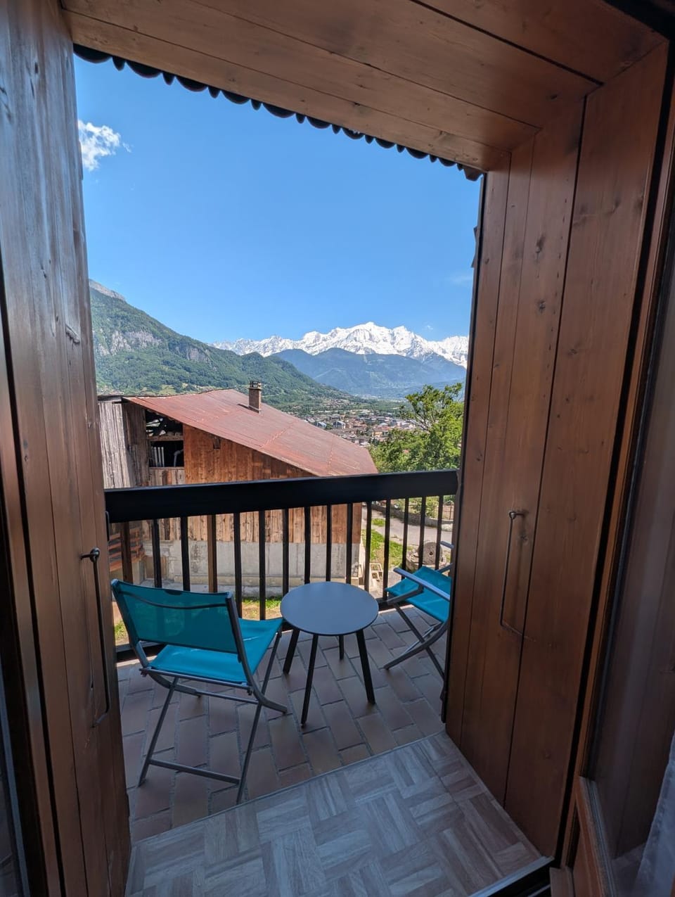 View (from property/room), Balcony/Terrace, Balcony/Terrace, City view, Mountain view