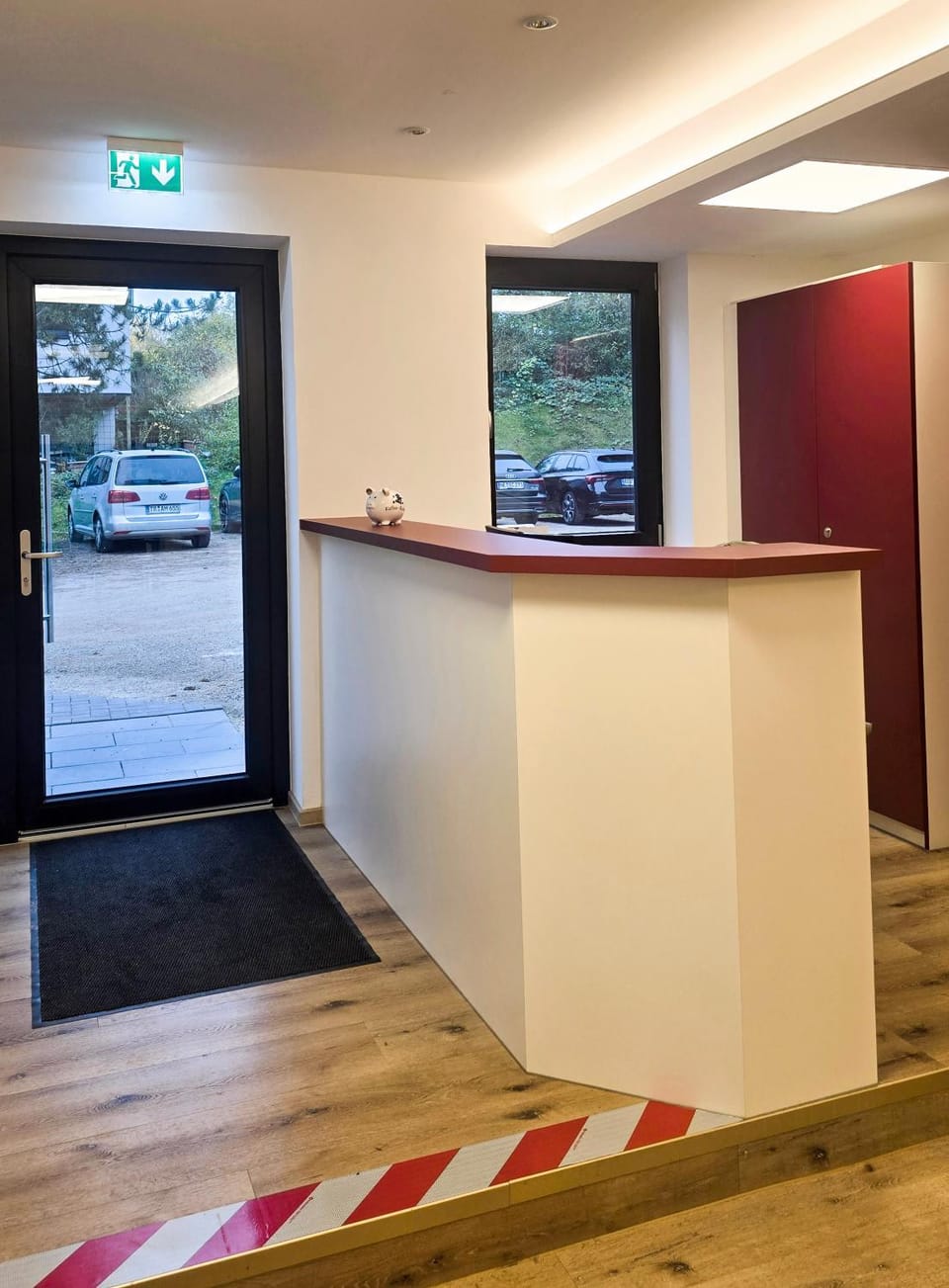 Property building, Lobby or reception, Breakfast