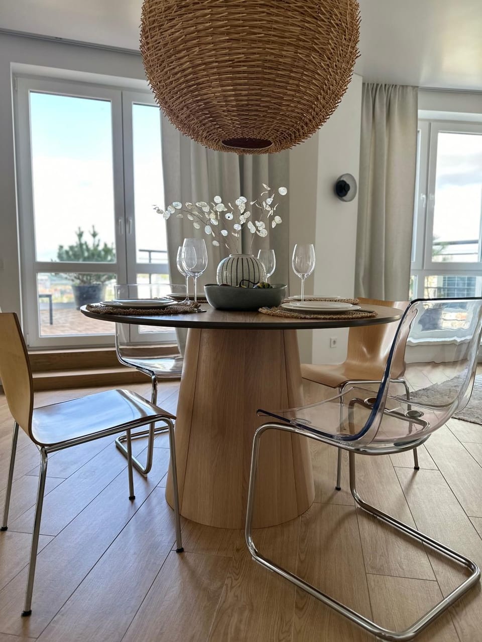 Living room, Dining area