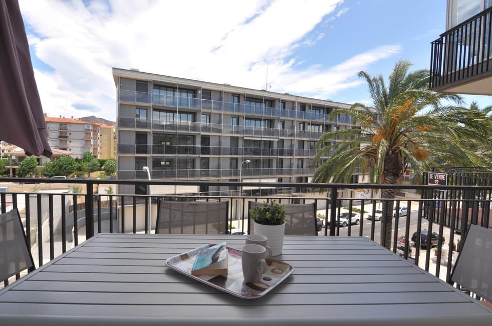 View (from property/room), Balcony/Terrace, Dining area