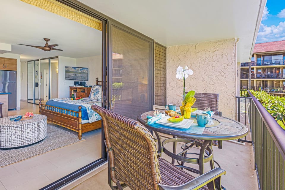 Papakea OceanView Studio condo Apartment in Kaanapali
