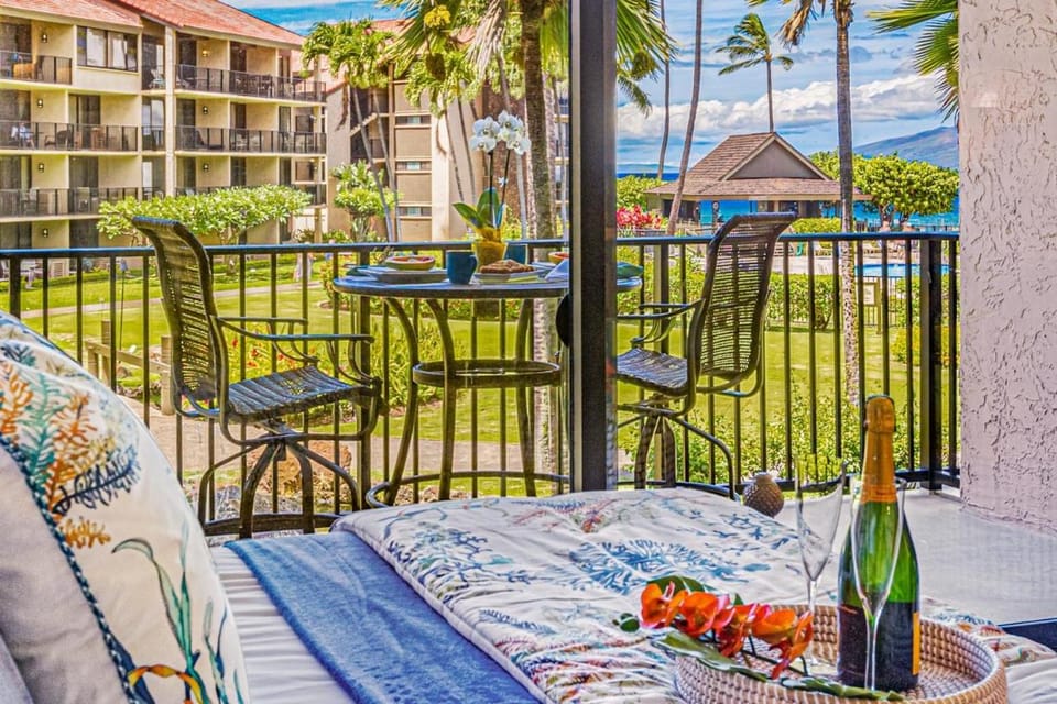 Papakea OceanView Studio condo Apartment in Kaanapali