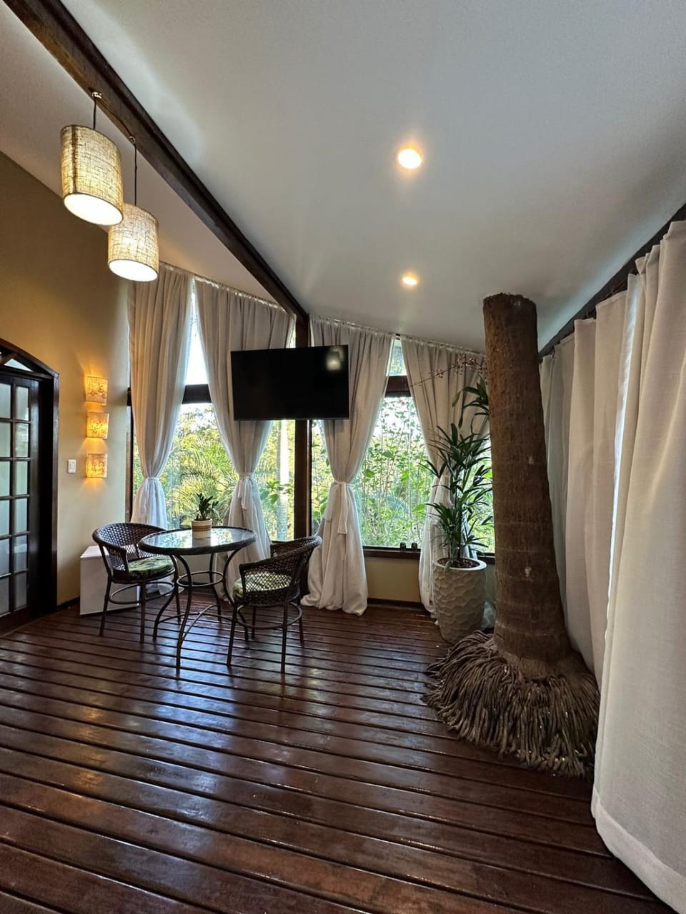 Photo of the whole room