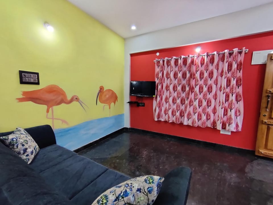 Communal lounge/ TV room, TV and multimedia, Seating area