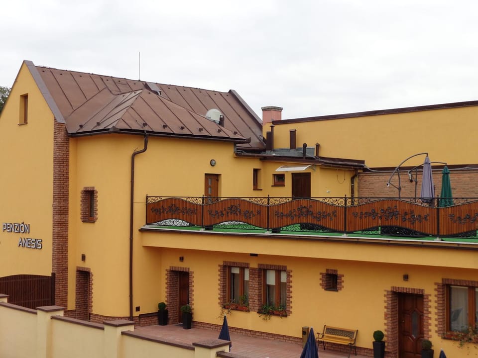 Facade/entrance, Balcony/Terrace
