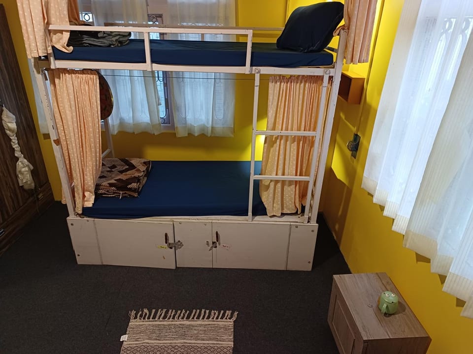 Bedroom, bunk bed