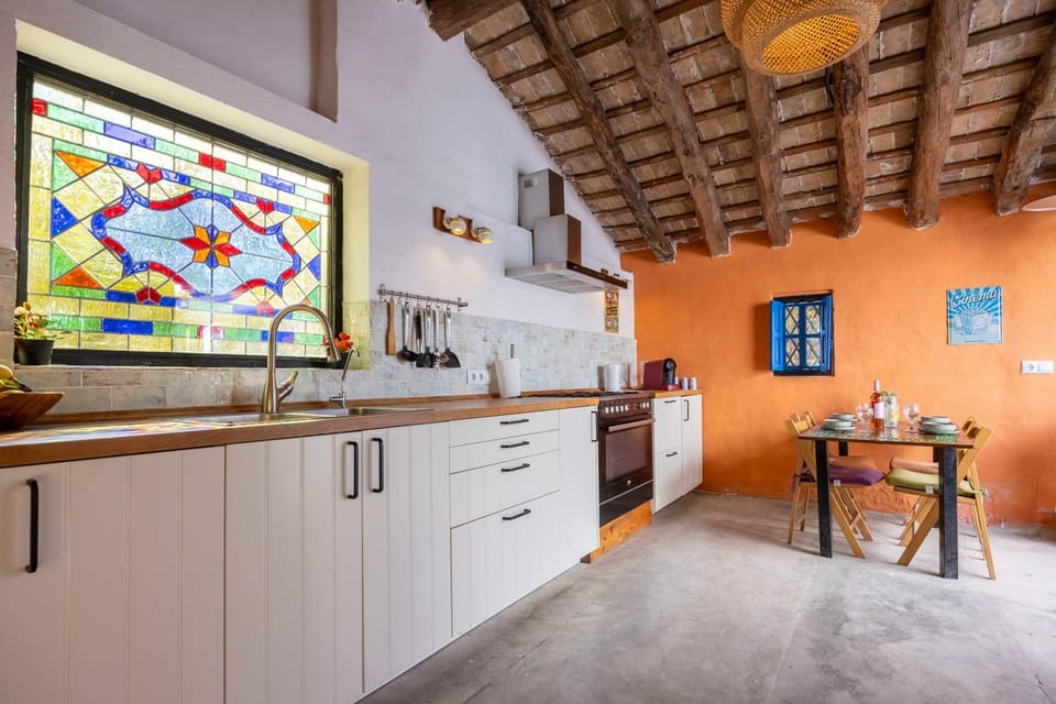 Restaurant/places to eat, Kitchen or kitchenette, kitchen, kitchen