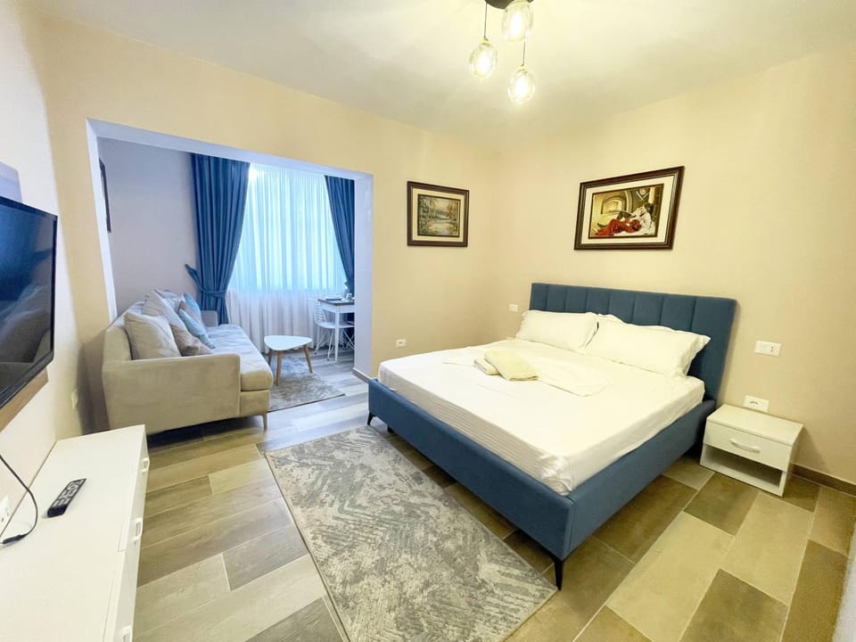 Bed, TV and multimedia, Living room, Bedroom