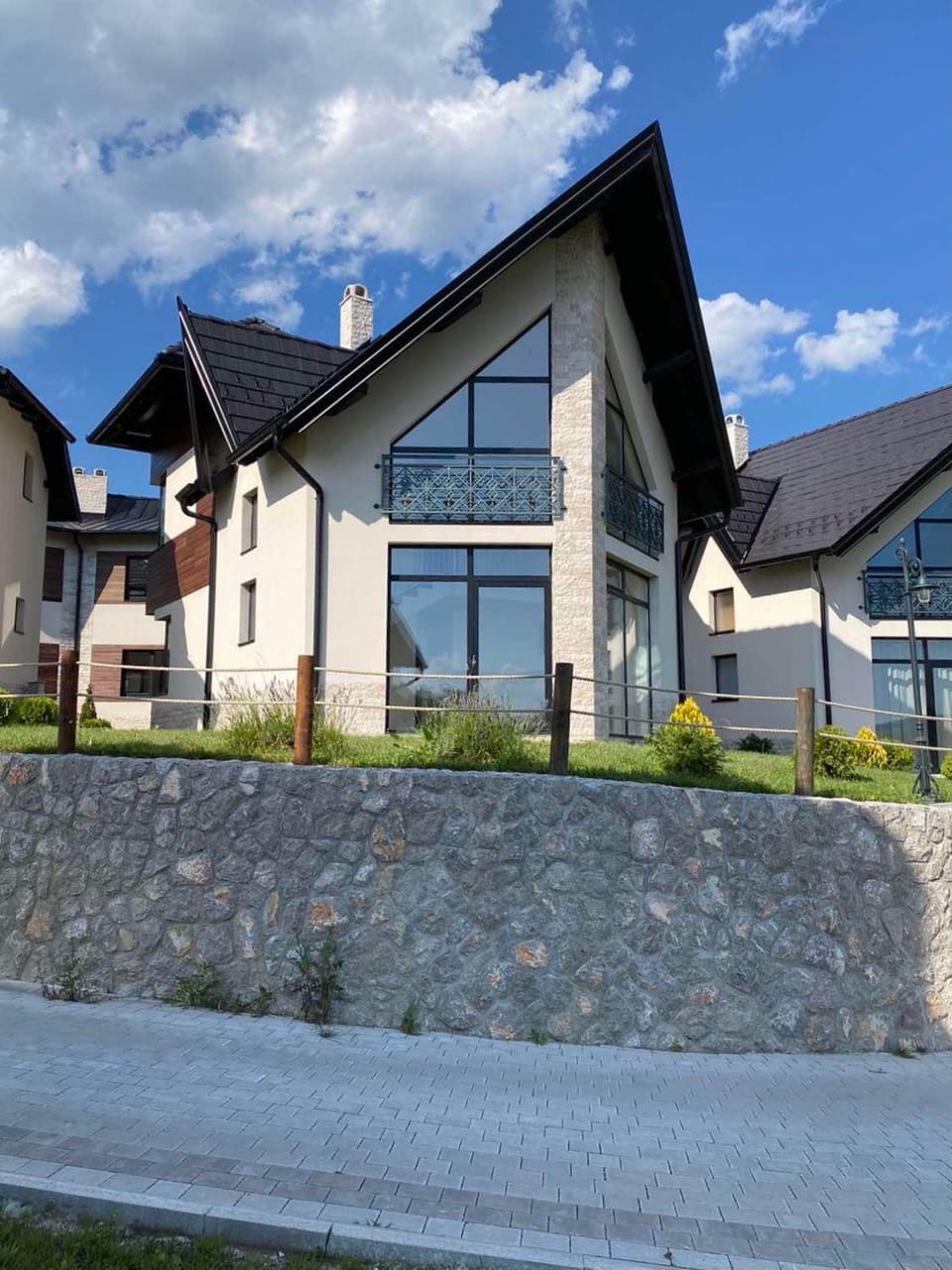 Property building, View (from property/room)