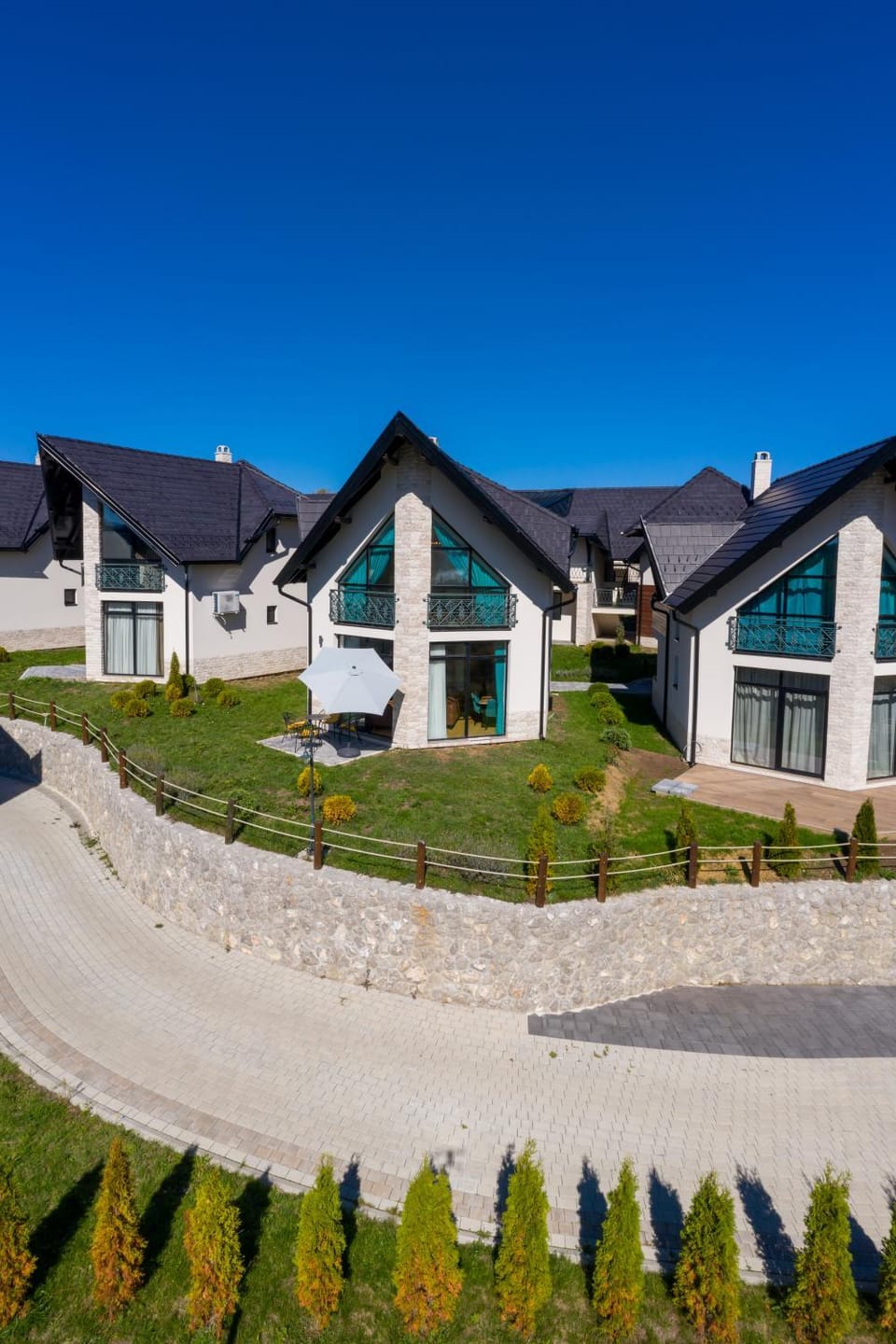 Property building, Bird's eye view, View (from property/room), Garden view