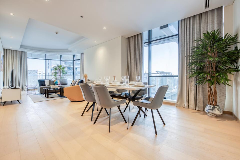 Seating area, Dinner