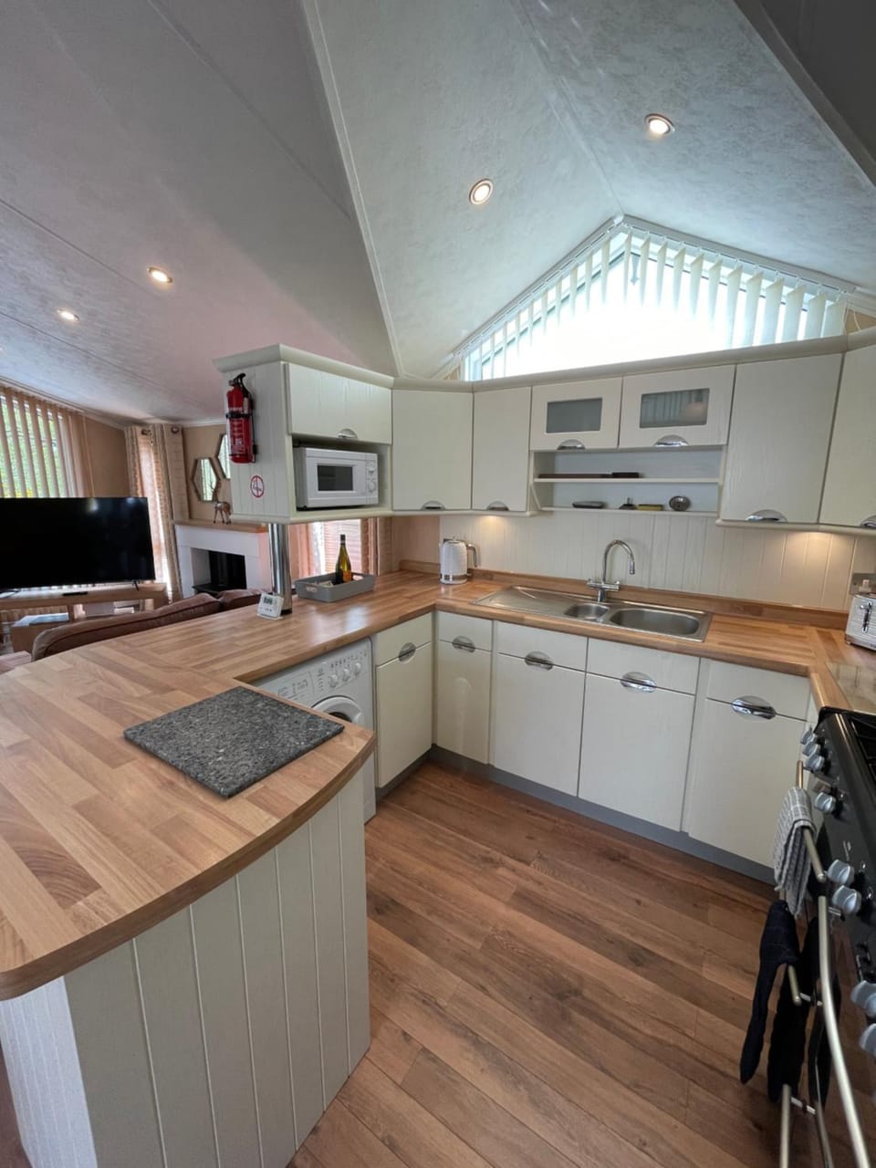 Torrey Pines - 2 bedroom hot tub lodge with free golf, NO BUGGY Villa in England