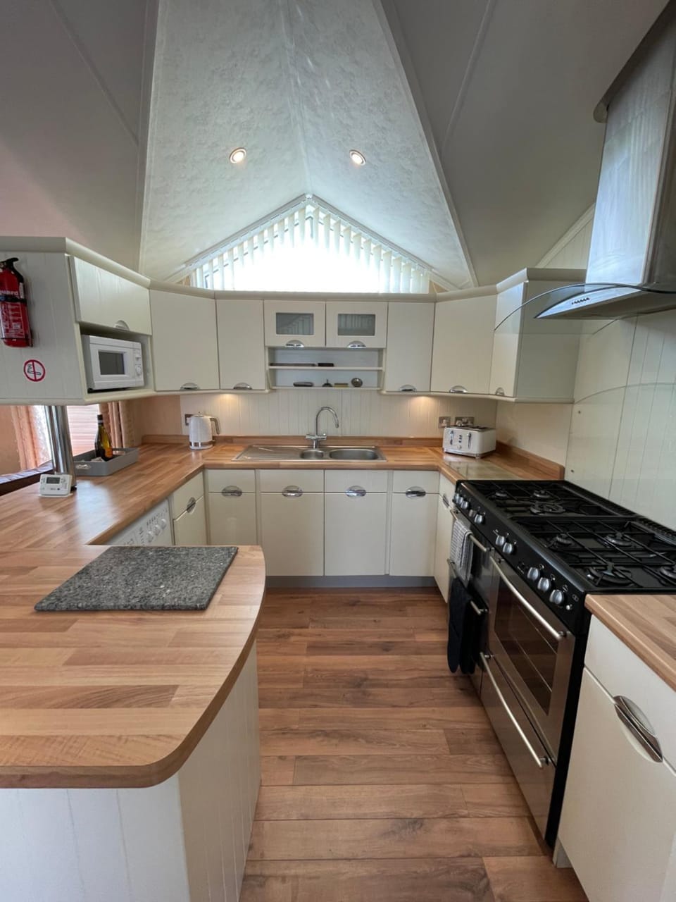 Torrey Pines - 2 bedroom hot tub lodge with free golf, NO BUGGY Villa in England