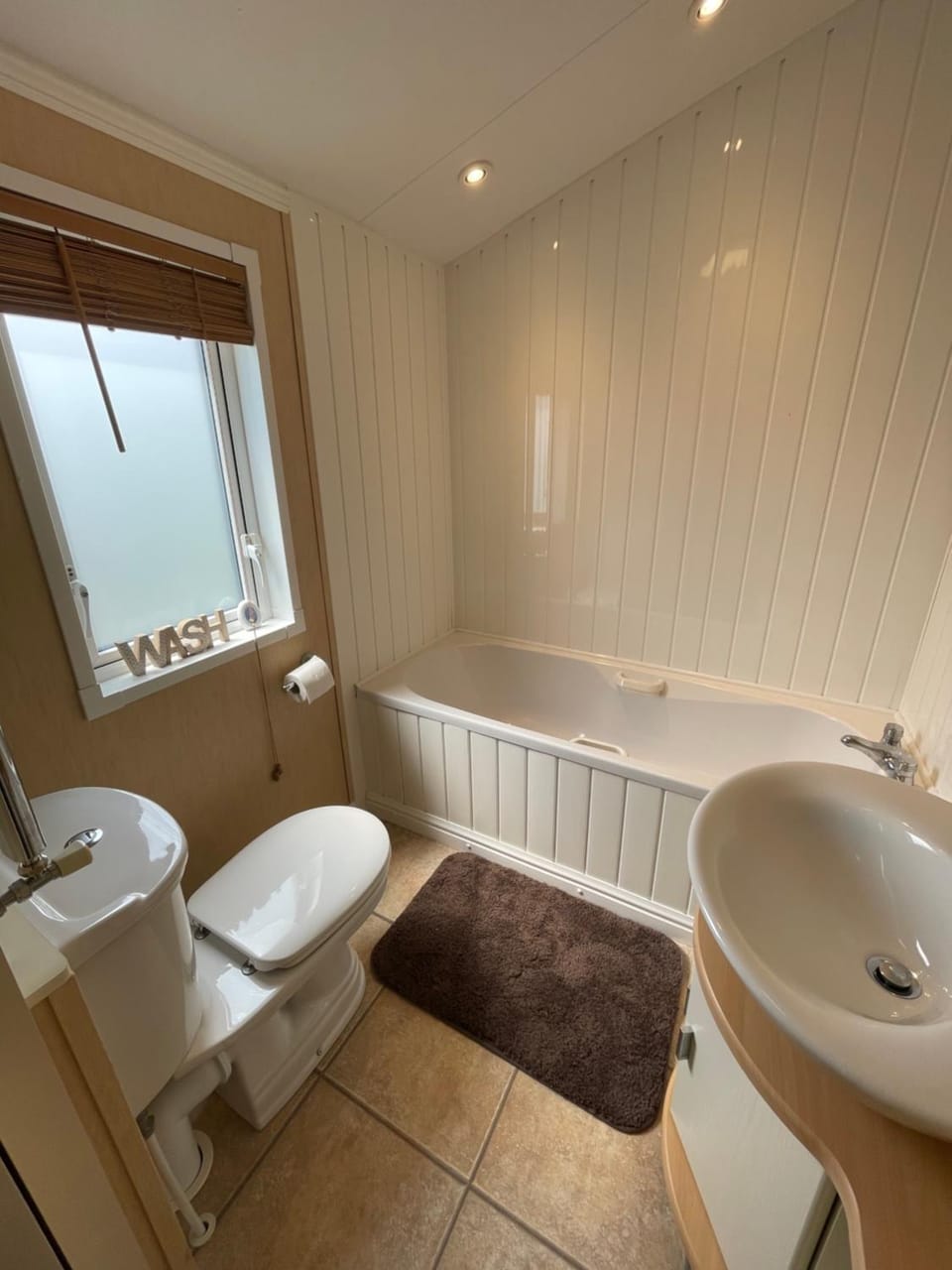 Torrey Pines - 2 bedroom hot tub lodge with free golf, NO BUGGY Villa in England