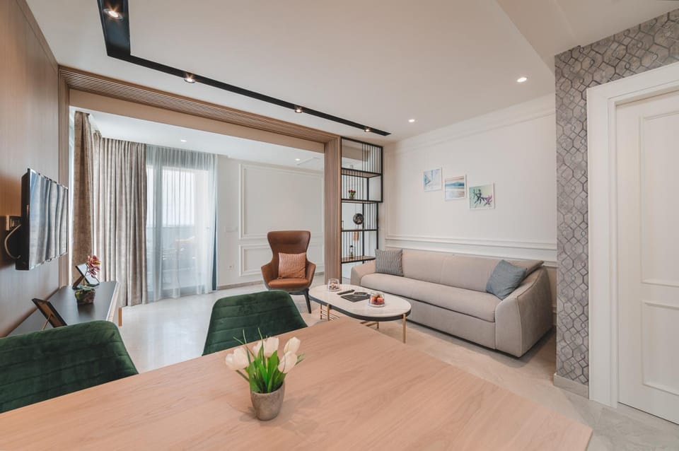 Living room, Lounge or bar, Seating area, Dining area