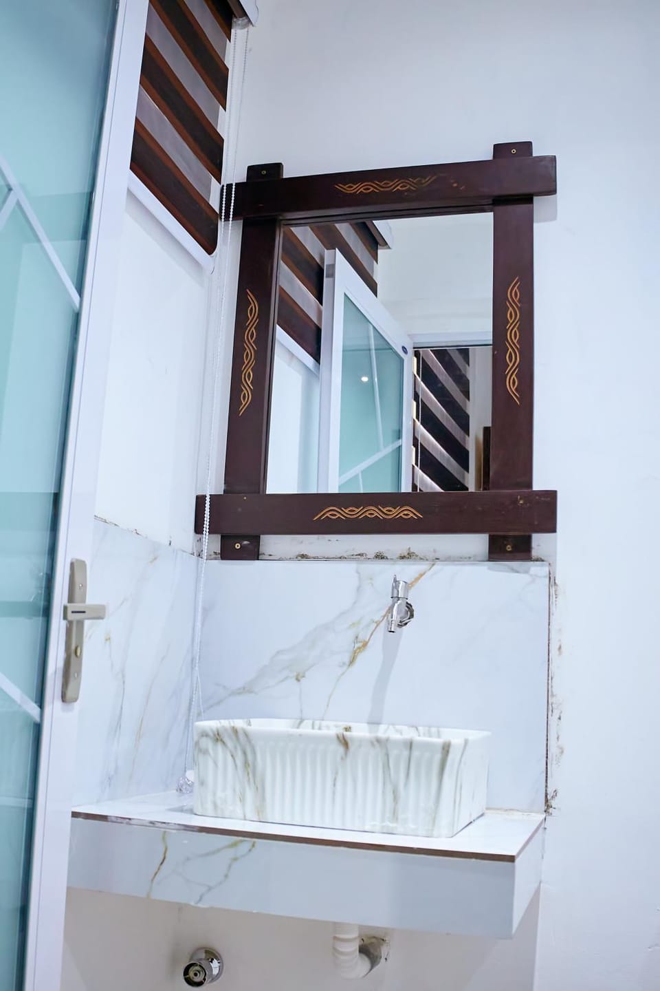 Van Der Salle - Flovan Plaza Bed and Breakfast in Accra